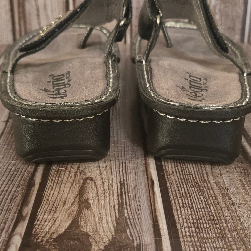 Sz 38/ 8-8.5 Alegria Carina Pewter Metallic Leather Thong Sandals Worn 1X! - Picture 5 of 8